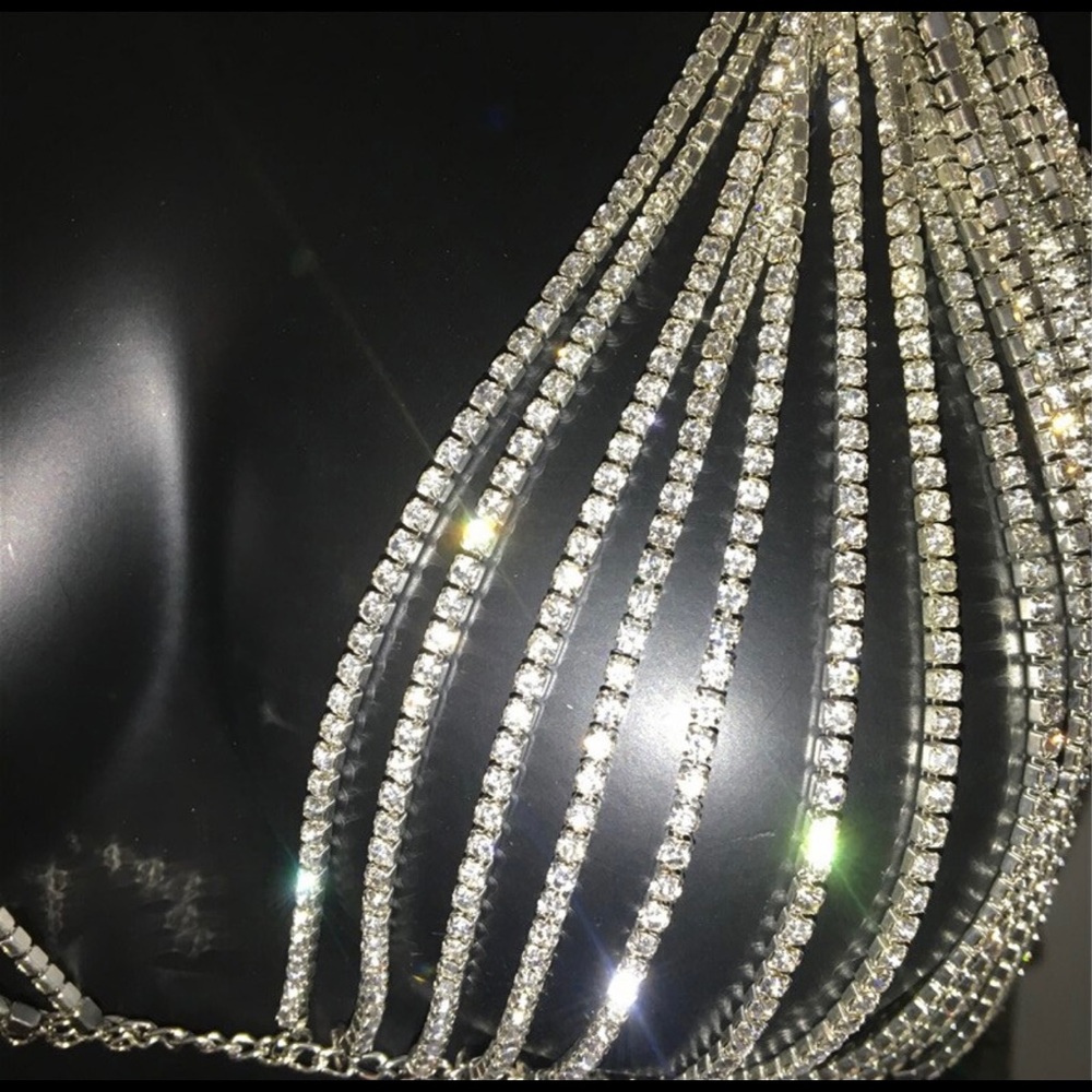 🎉 Just In 🎉 Body Chain Crystal Rhinestones Bra - Picture 4 of 6